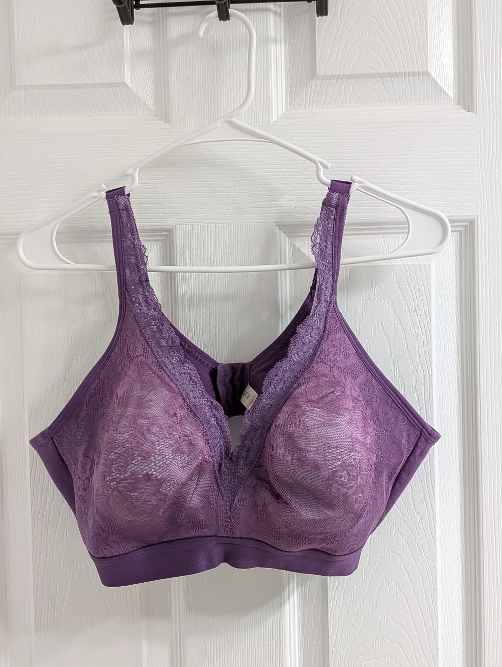 Cacique Bra EUC 44C No Padding Or‎ Underwire Adjustable Straps Purple